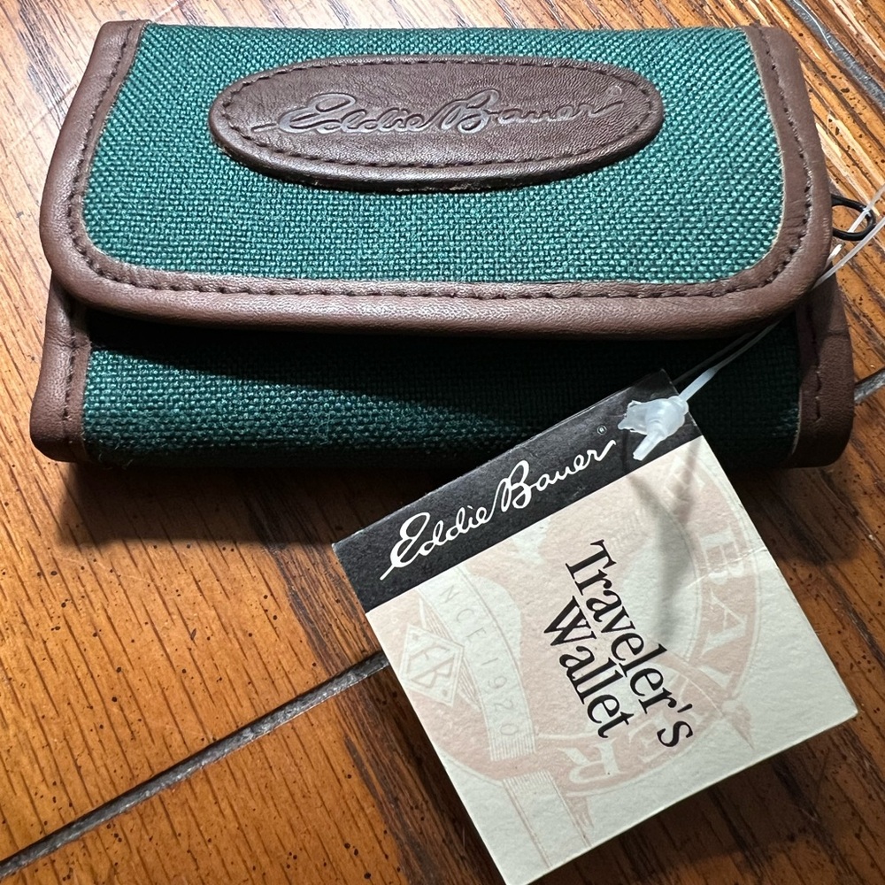 NWT Vintage Eddie Bauer Traveler’s Wallet